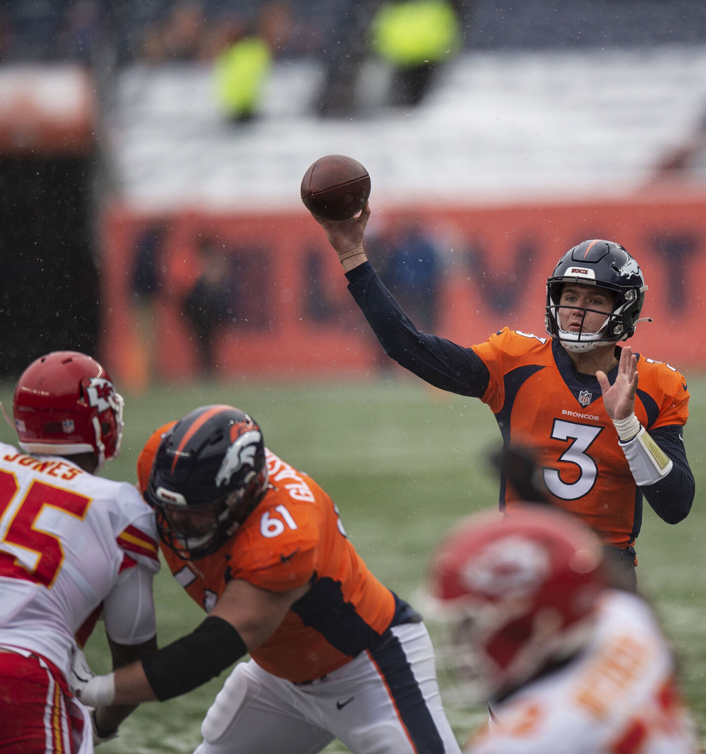 102620-s-broncos 02.jpg
